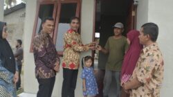 Pj Wali Kota Langsa Serahkan Bantuan Rumah Sehat Stunting