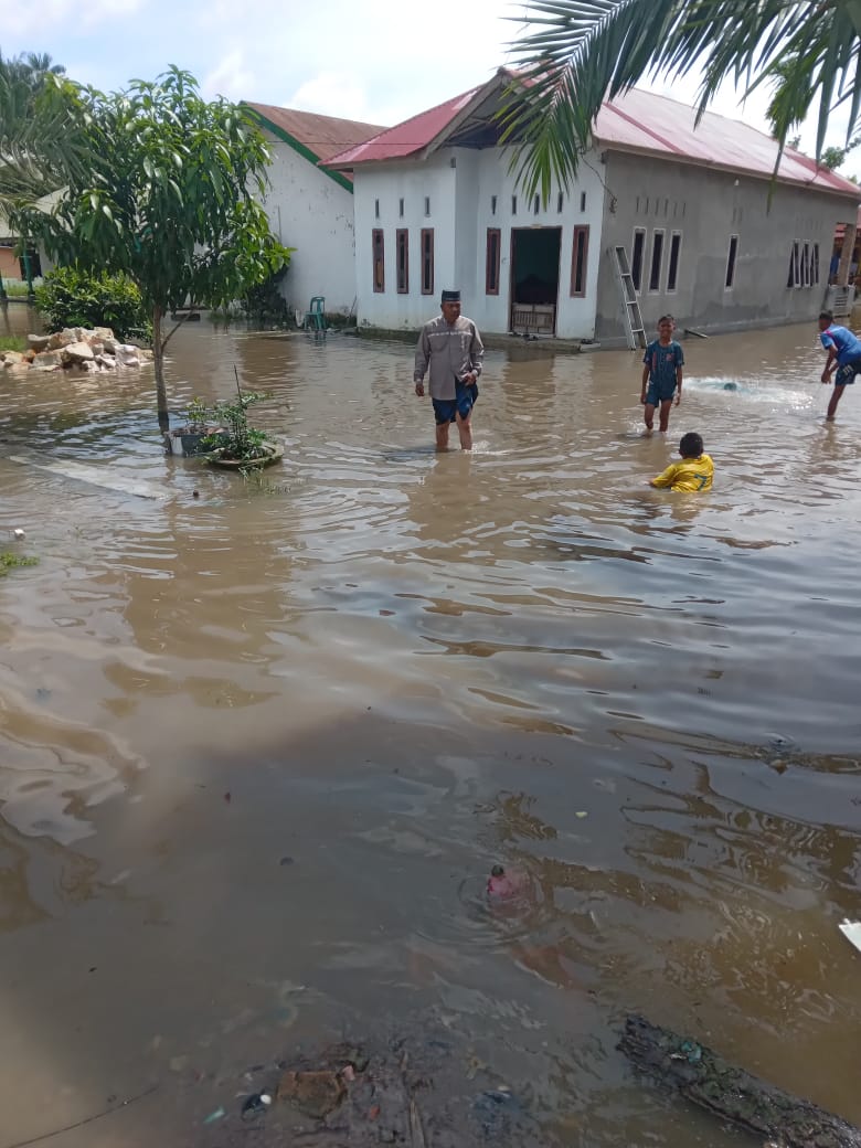 Banjir Meluas Landa Batubara, Posko Kesehatan Belum Ada