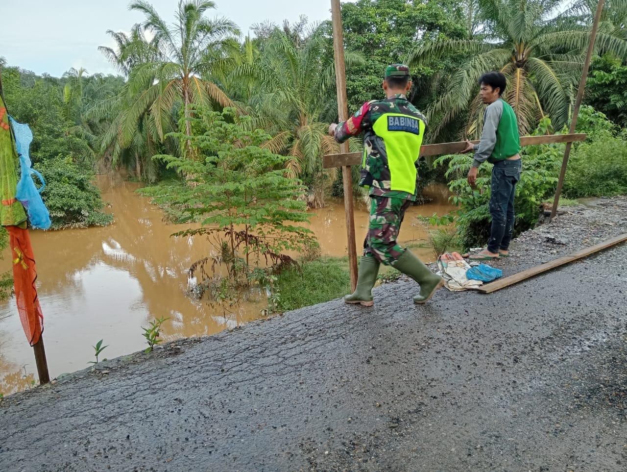 Curah Hujan Tinggi, Jalan Batang Ara Longsor