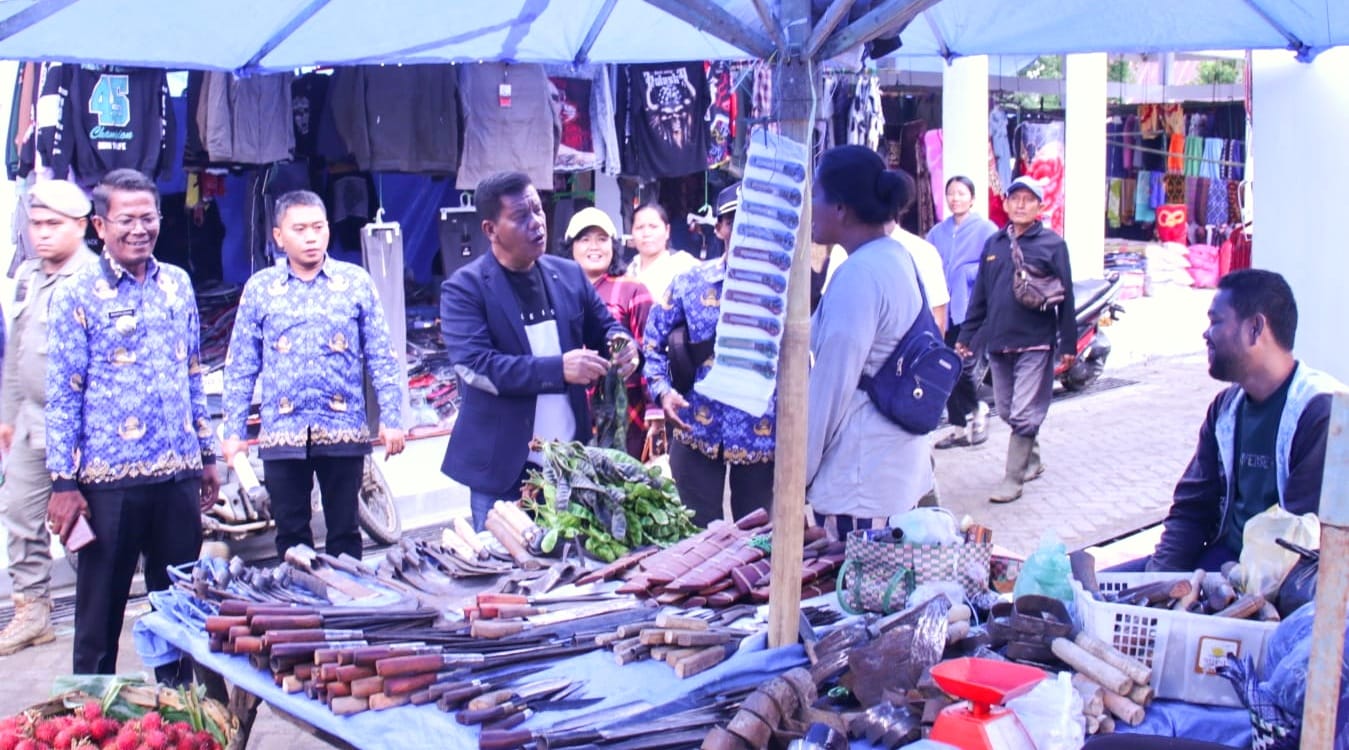 Tinjau Pasar Tigarunggu, Ini Pesan Bupati Kepada Masyarakat