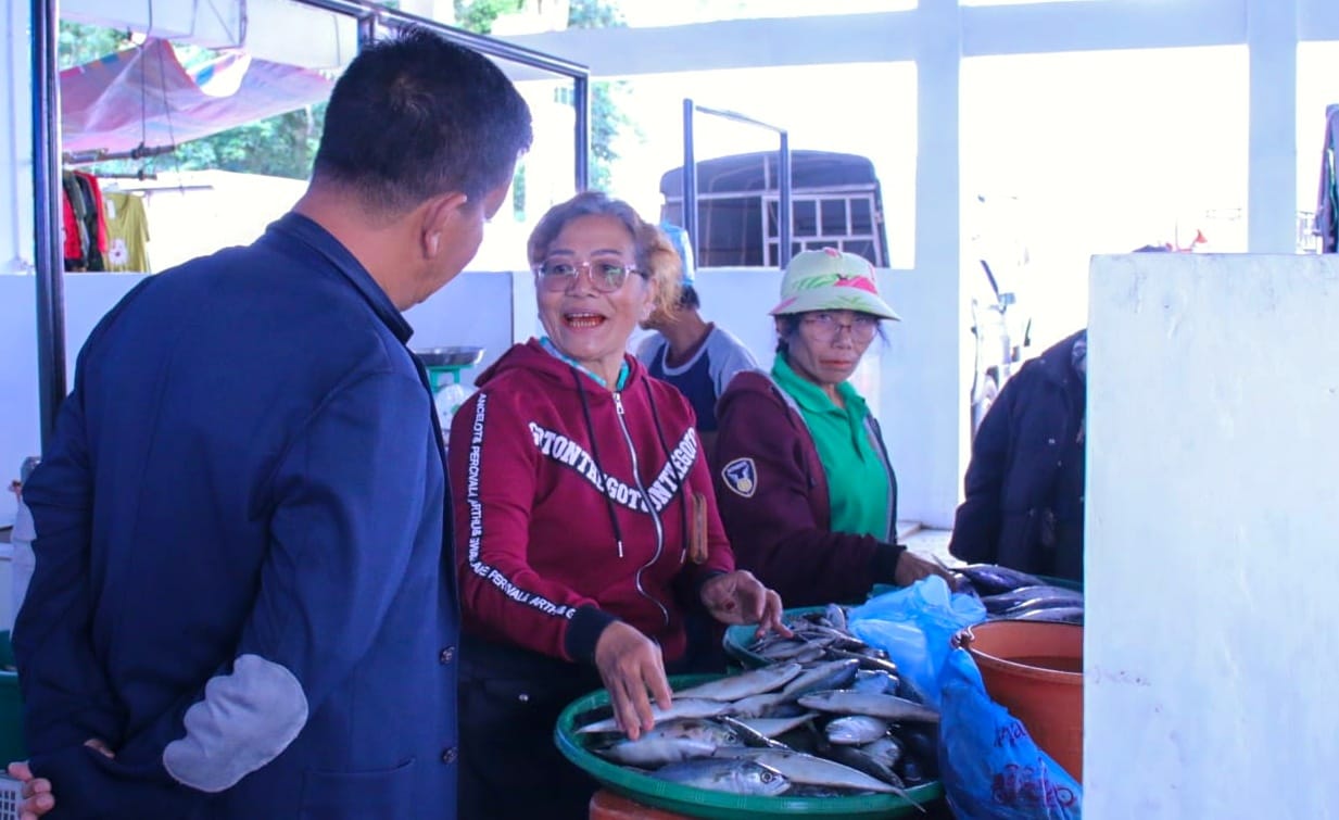 Tinjau Pasar Tigarunggu, Ini Pesan Bupati Kepada Masyarakat