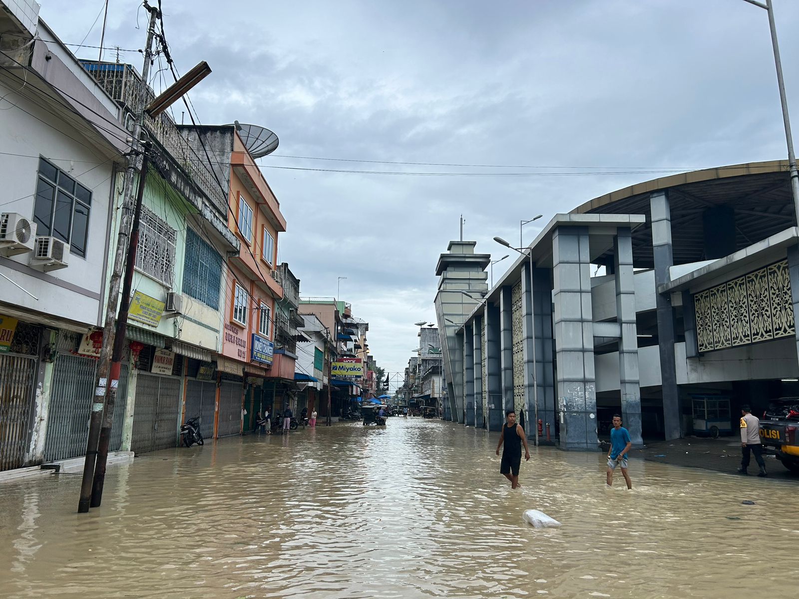 Pusat Perbelanjaan Di Kota Tebingtinggi Lumpuh Akibat Banjir