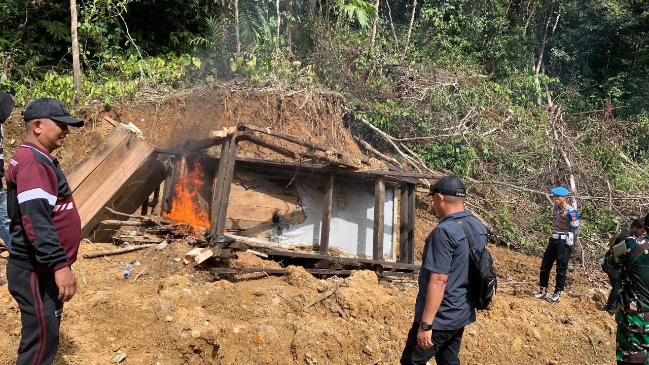 Di Abdya, Lokasi Tambang Emas Ilegal Dimusnahkan