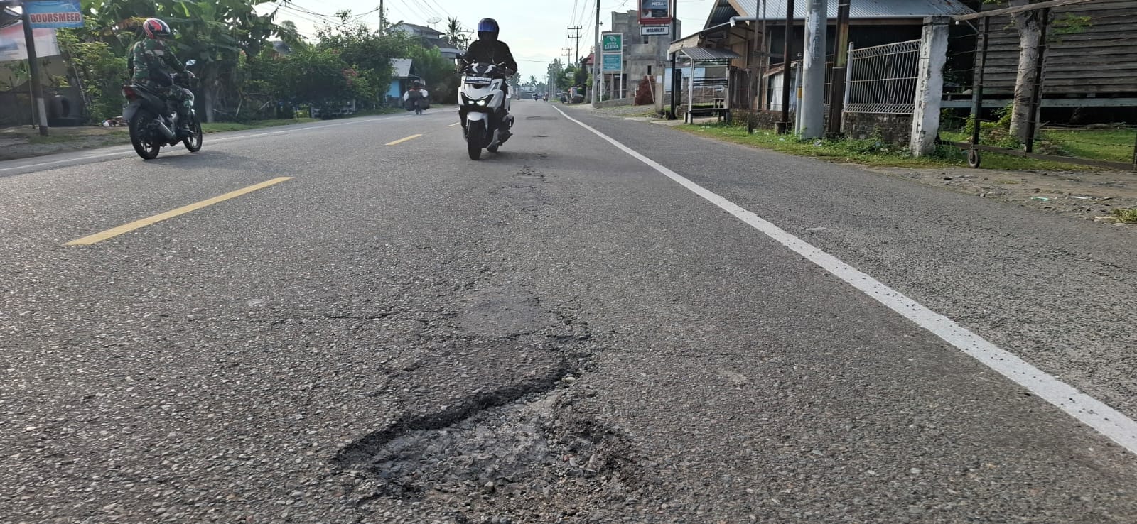 Jalan Nasional Di Pidie Penuh Lubang, BPJN Aceh Tak Peduli