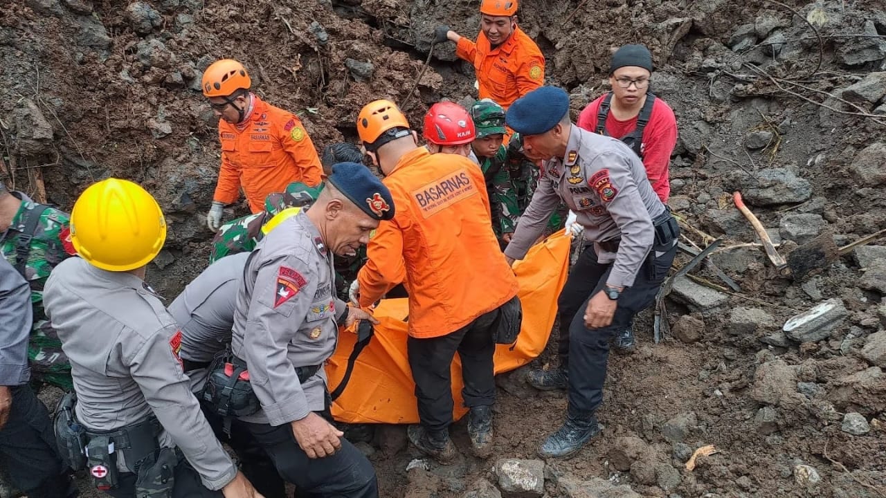 Tanah Longsor Telan Delapan Korban Jiwa Di Pulau Dewata