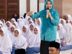 Pj Ketua TP-PKK Aceh Edukasi Santri MDTI