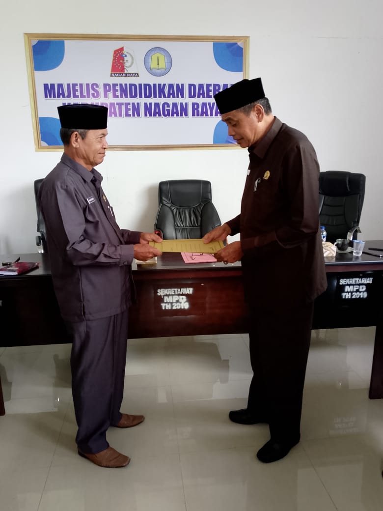 MPD Nagan Raya Serahkan SK PAW