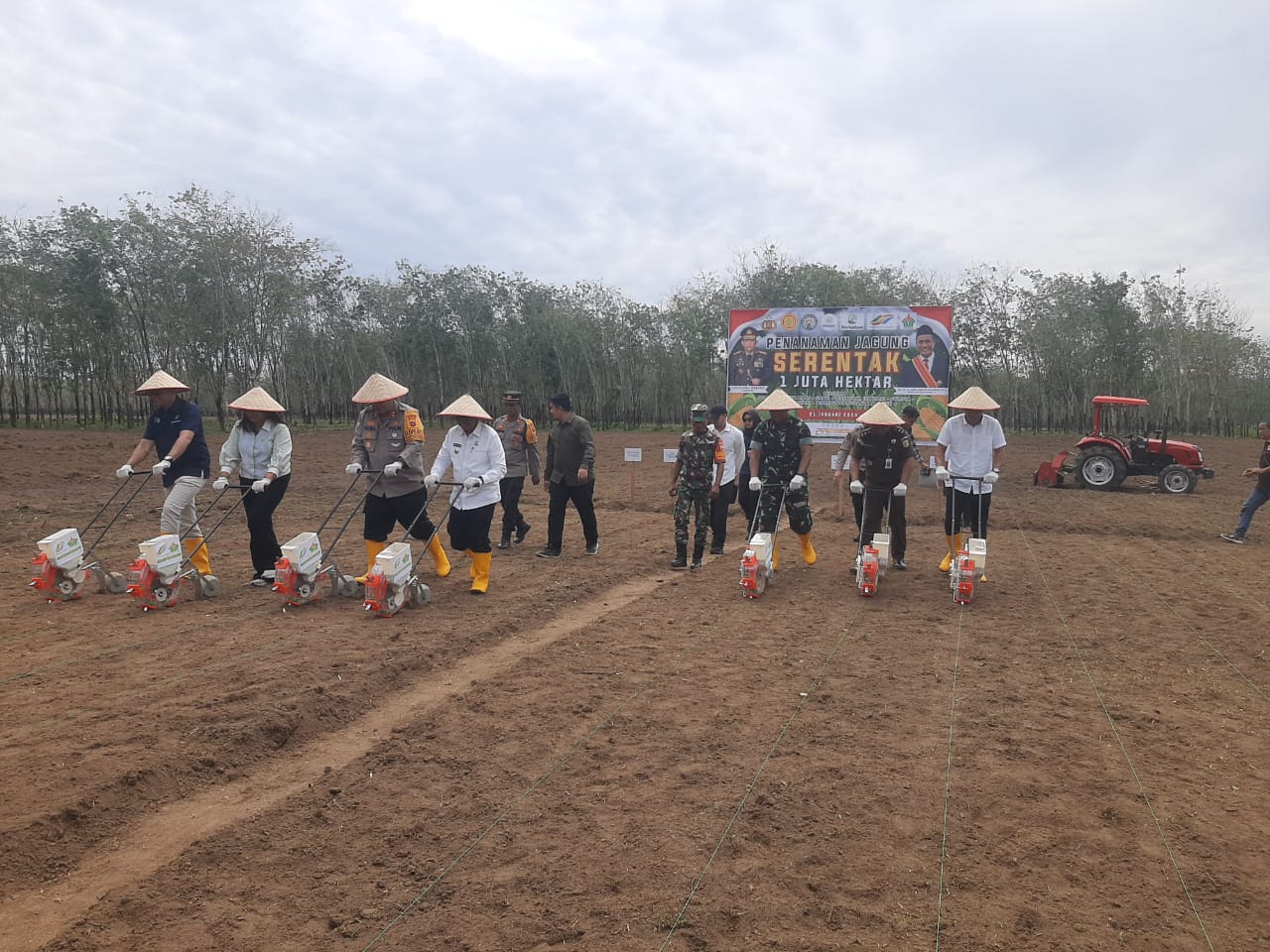 Wabup Simalungun Hadiri Penanaman Jagung Serentak 1 Juta Hektare Di G.Malela