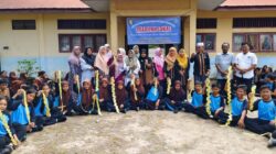 Pelatihan Menganyam Atribut Adat Di SMPN 3 Gunung Meriah