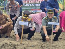 Tanam Jagung Serentak, Kapolresta Ajak Warga Optimalkan Lahan