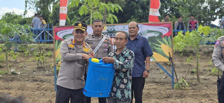 Tanam Jagung Serentak, Kapolresta Ajak Warga Optimalkan Lahan