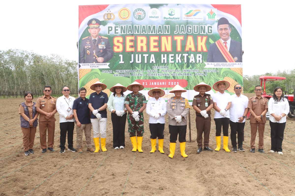 Kapolres Simalungun Pimpin Penanaman Jagung Serentak