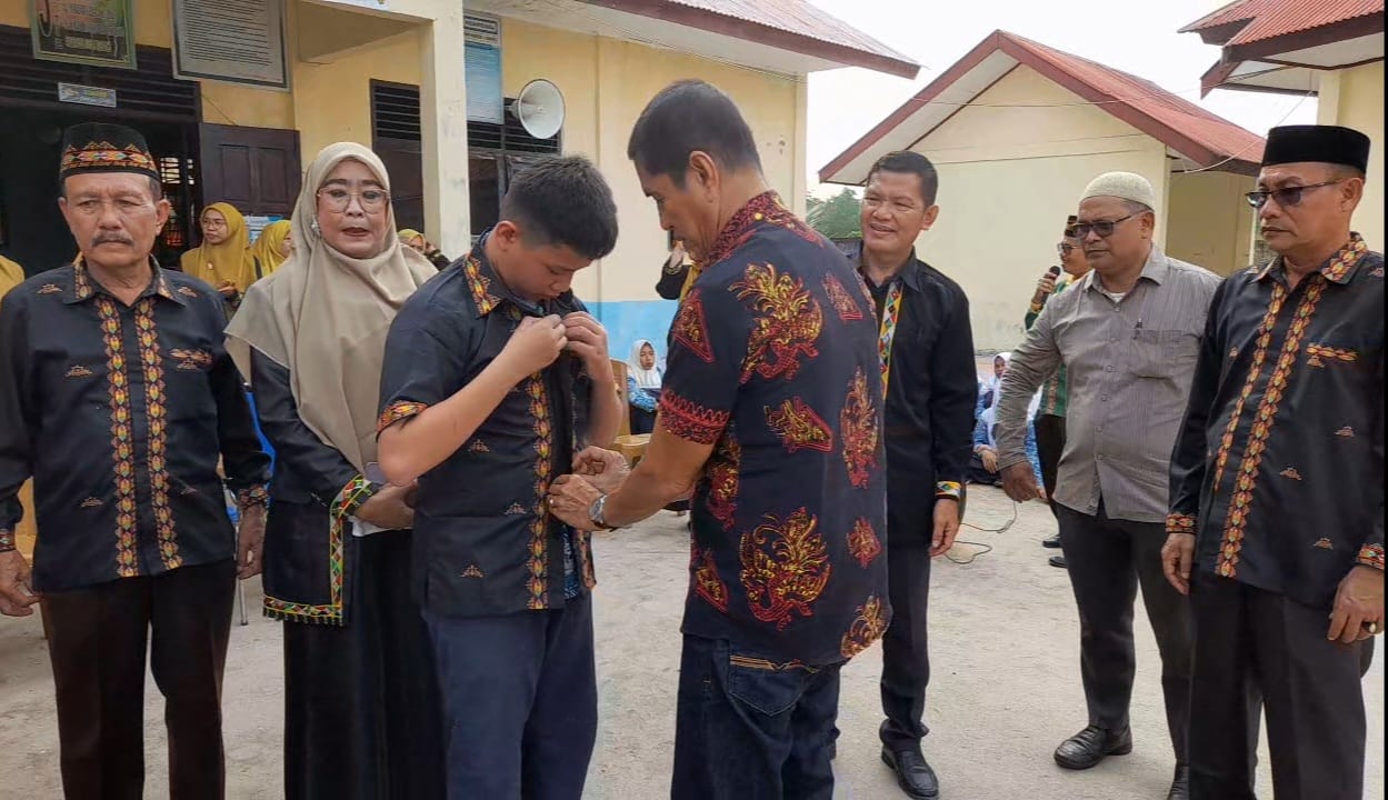 MAA Paparkan Filosofi Baju Motif Singkil Di SMPN 1