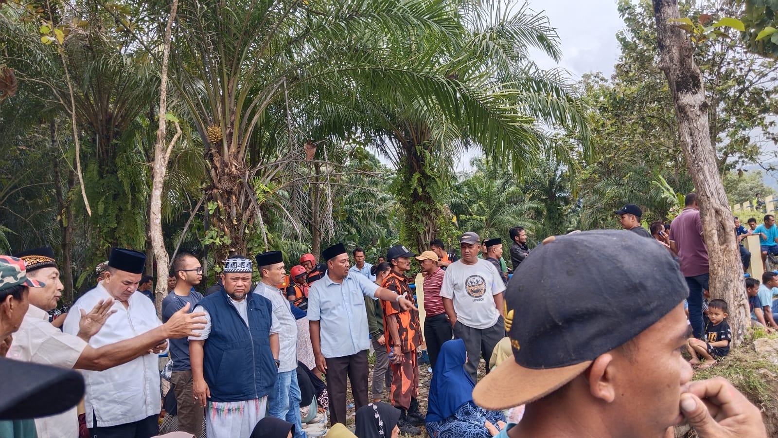 Salim Fakhry Tinjau Lokasi Orang Hanyut