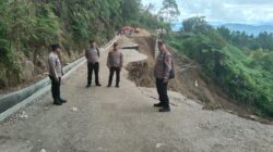 Jalan Lingkar Pulau Samosir Terputus, Wisatawan Diminta Tetap Waspada