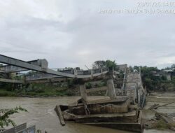 Jembatan Sawang Ambruk Dihantam Banjir