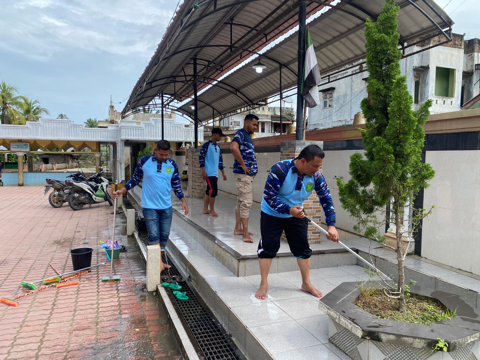 Pemerintah Harus Dukung Program Bersih-bersih Masjid