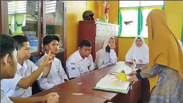 Dosen FKIP UNA Tingkatkan Literasi Matematika Di SLB Swasta Osakali