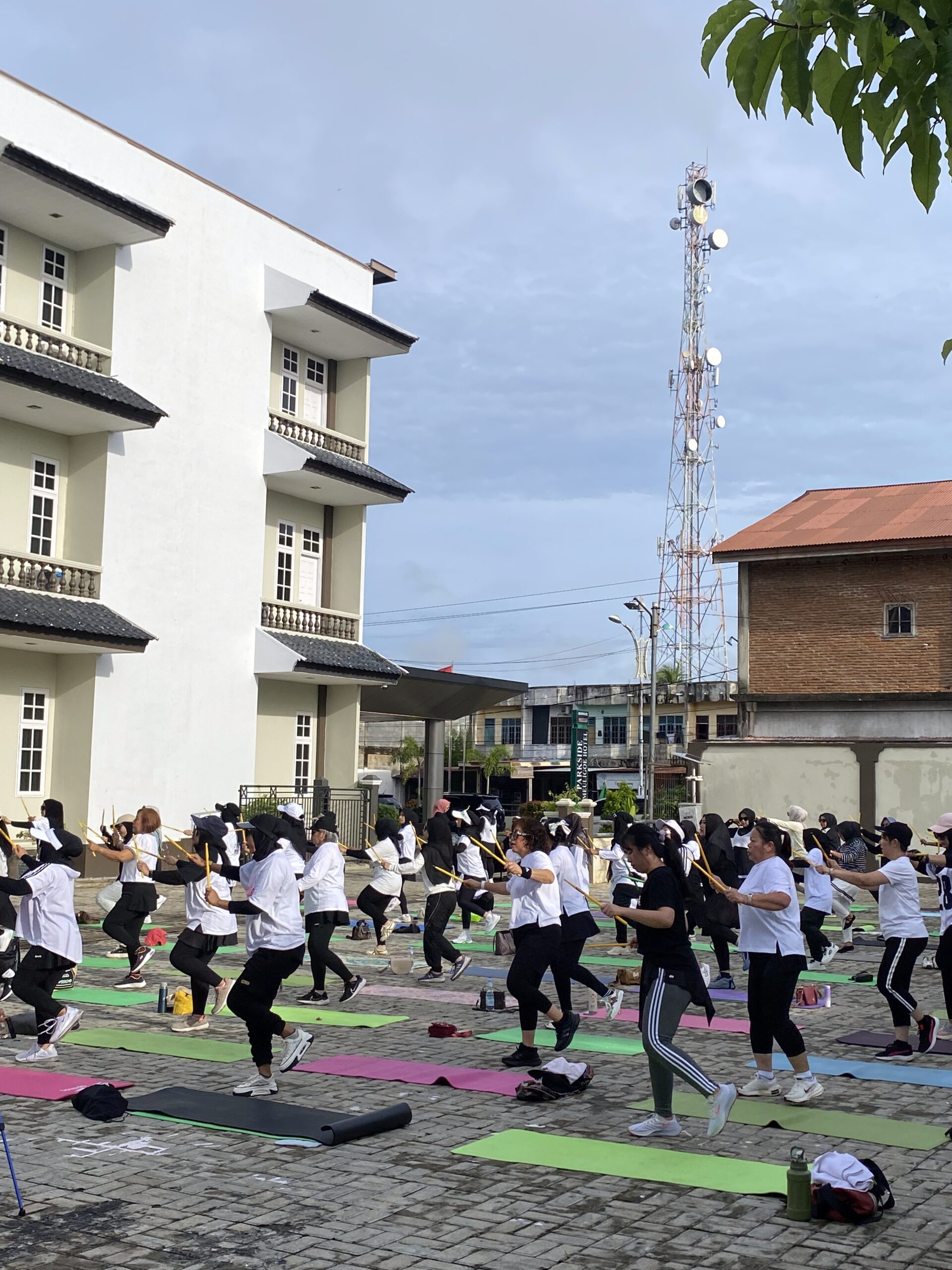 Puluhan Peserta Ramaikan Kegiatan Parkside Meuligoe Hotel Meulaboh