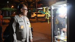 Patroli Dialogis Tengah Malam, Kapolrestabes Medan Sapa Penjual Jamu Di Titi Kuning