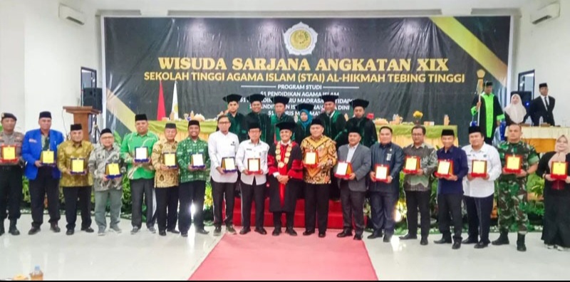 WISUDA sarjana XIX STAI Al-Hikmah Tebing Tinggi yang digelar di gedung Convention Center and Public Service BP7 Jl. Gunung Leuser, Rabu (4/12/2024). Waspada/ist