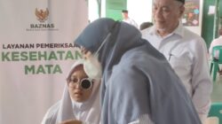 Rumah Sehat Baznas Sumut Periksa Kesehatan Mata Santri Ponpes Darul Hikmah