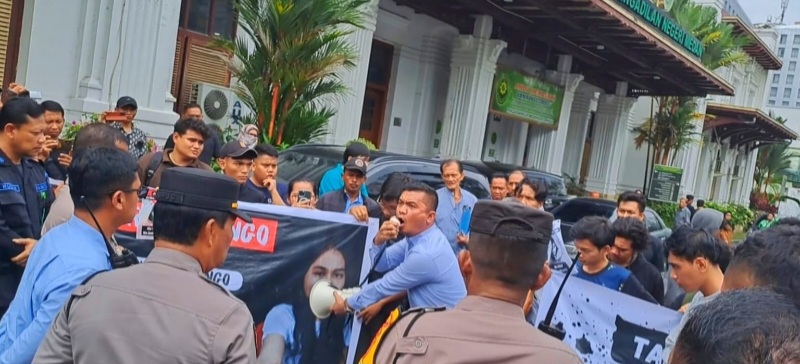 Unjukrasa Di PN Medan, Massa Kelompok Belajar Sisifis Minta Tahan Dua Terdakwa Pengeroyokan