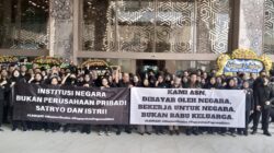 Ratusan ASN Demo Menteri Diktisaintek, Ini Penyebabnya