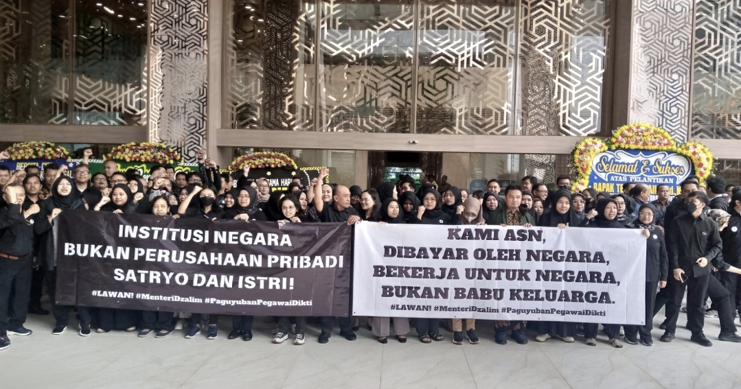 Ratusan ASN Demo Menteri Diktisaintek, Ini Penyebabnya