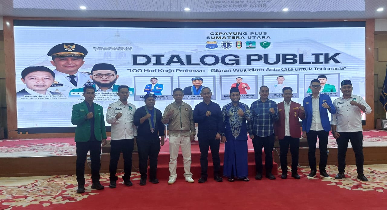 KELOMPOK mahasiswa yang tergabung dalam Cipayung Plus Sumatera Utara menggelar dialog publik dalam rangka memberikan apresiasi serta saran terhadap 100 hari kerja Presiden Prabowo Subianto dan Wakil Presiden Gibran Rakabuming Raka, di Aula Tengku Rizal Nurdin, Selasa (28/1). Waspada/Ist