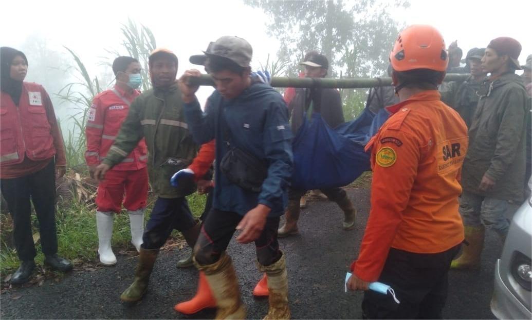 Longsor Pekalongan 16 Orang Meninggal