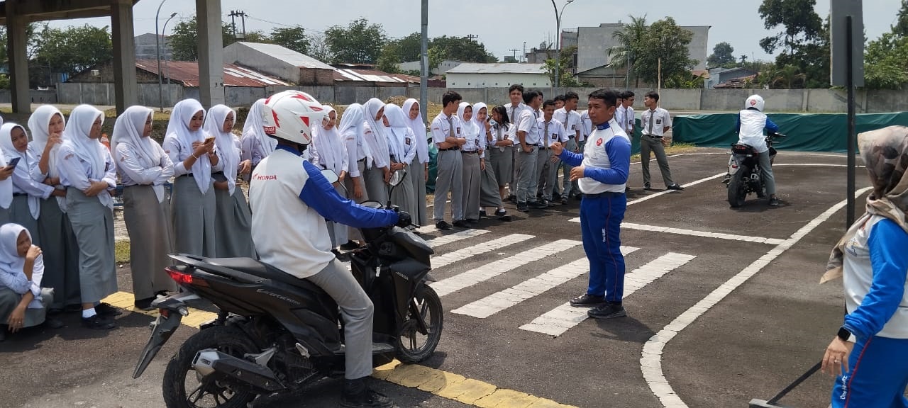 Honda Ajak Generasi Muda Belajar #Cari_Aman