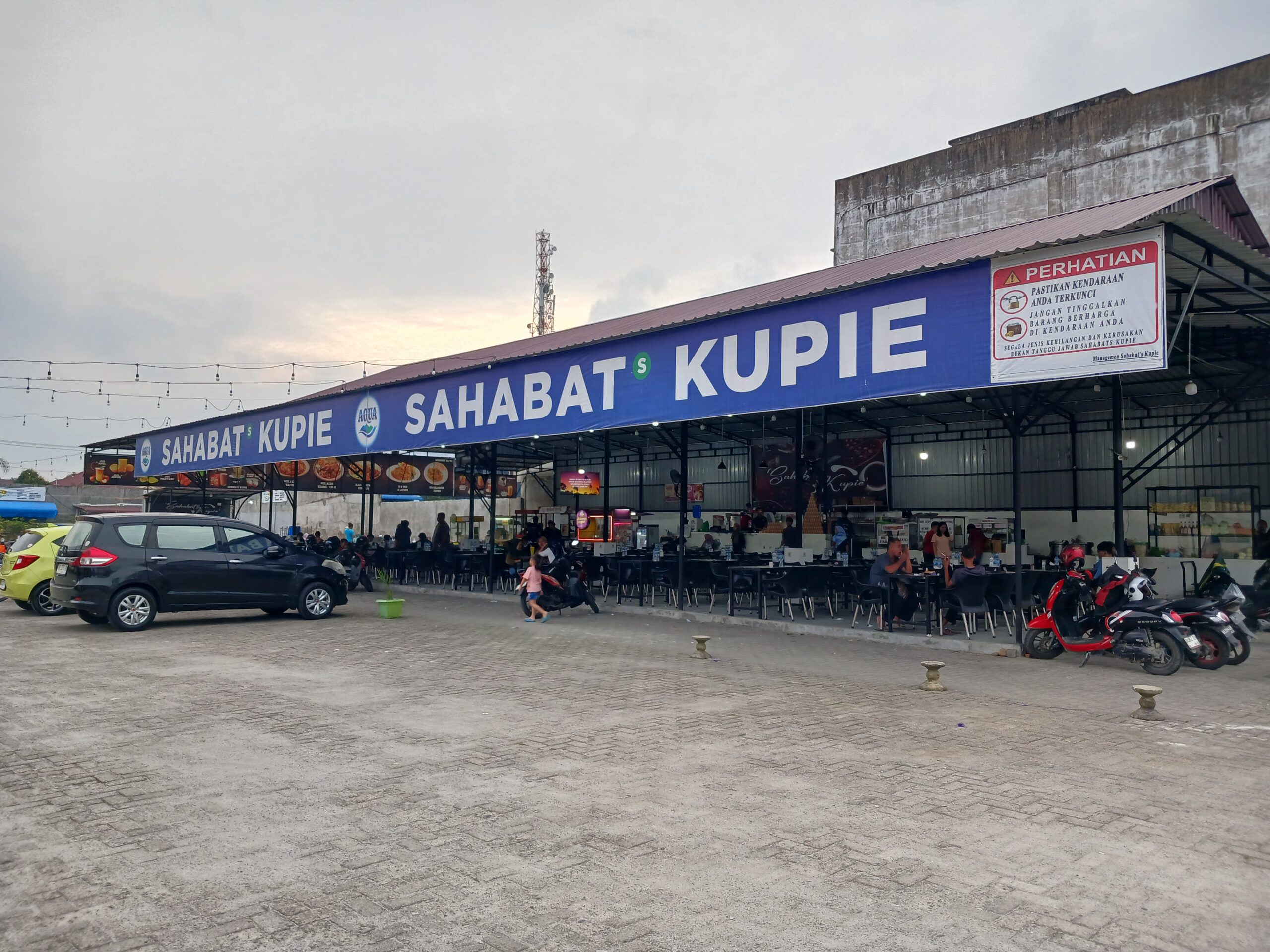 Ngopi Di Sahabat Kupie