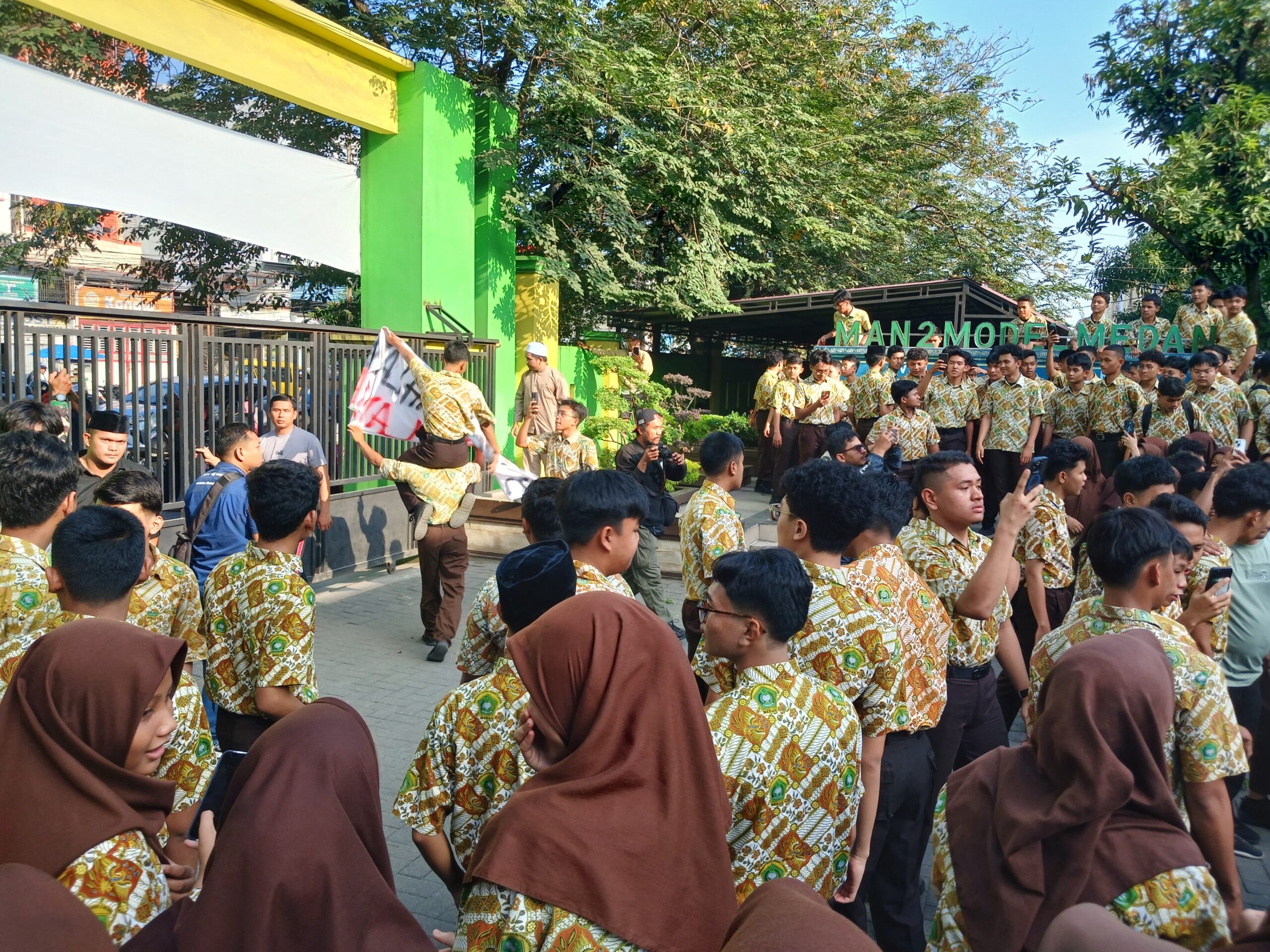 Pelajar MAN 2 Medan Demo, Buntut Kelalaian Sekolah Akibatkan Siswa Gagal Ikut SNBP