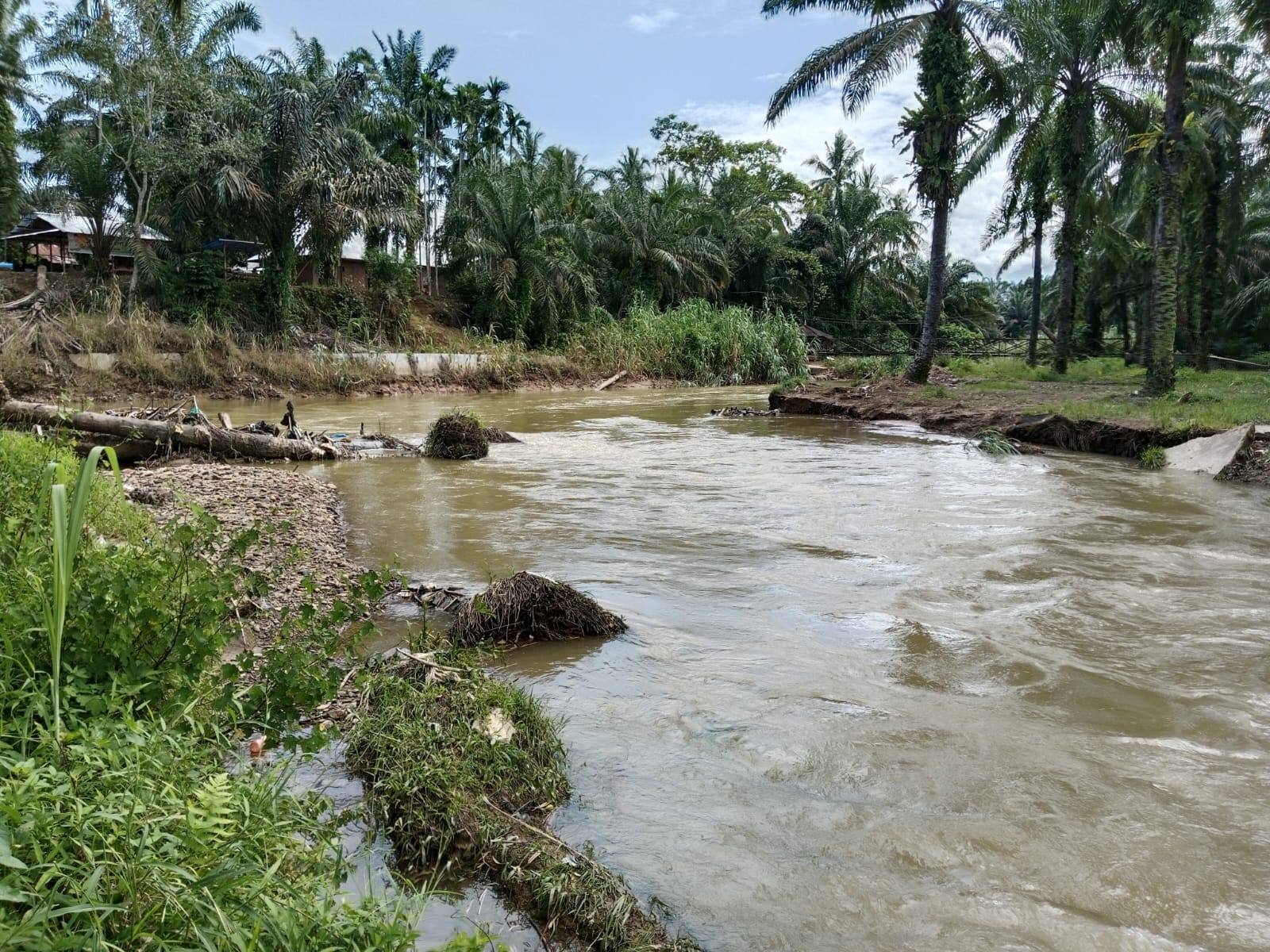 Beberapa Kali Diperbaiki Dek Saluran Irigasi Balakka Sitokkon Kembali Jebol