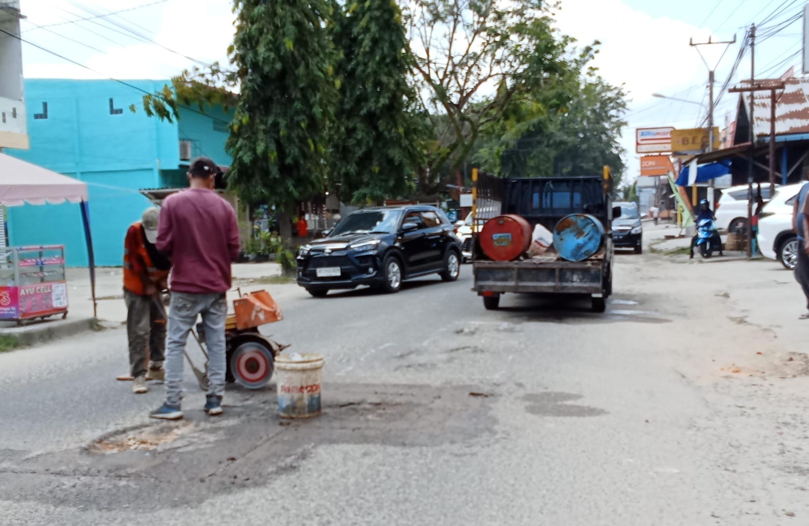 Sempat Memakan Korban, Jalan Sudirman Langsa Yang Rusak Mulai Diperbaiki