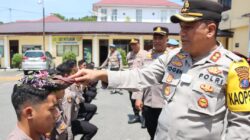 Kapolres P.Siantar Sambut 10 Bintara Remaja Dengan Tradisi Penyiraman Air Kembang