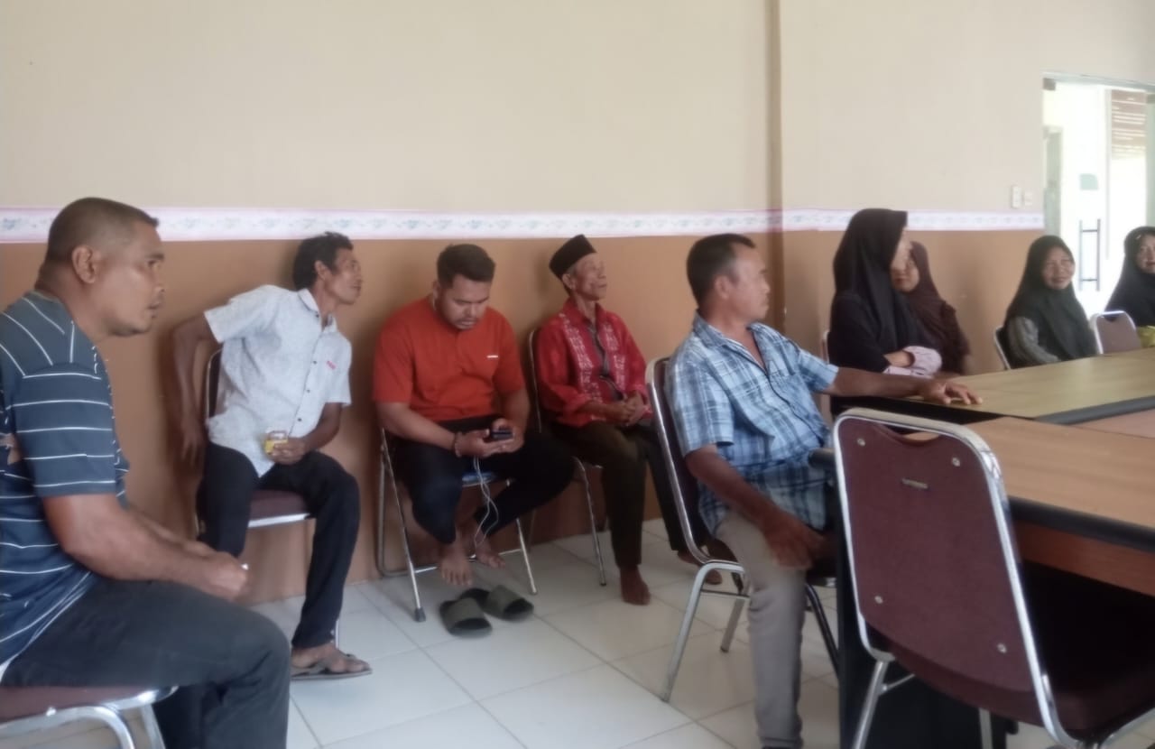 Warga Kluet Selatan Desak Pemilihan Keuchik Di Kantor Camat