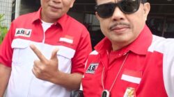 GUBERNUR LSM LIRA Sam'an Lubis (kiri) bersama Presiden LSM LIRA HM. Jusuf Rizal MS.i. Waspada/ist