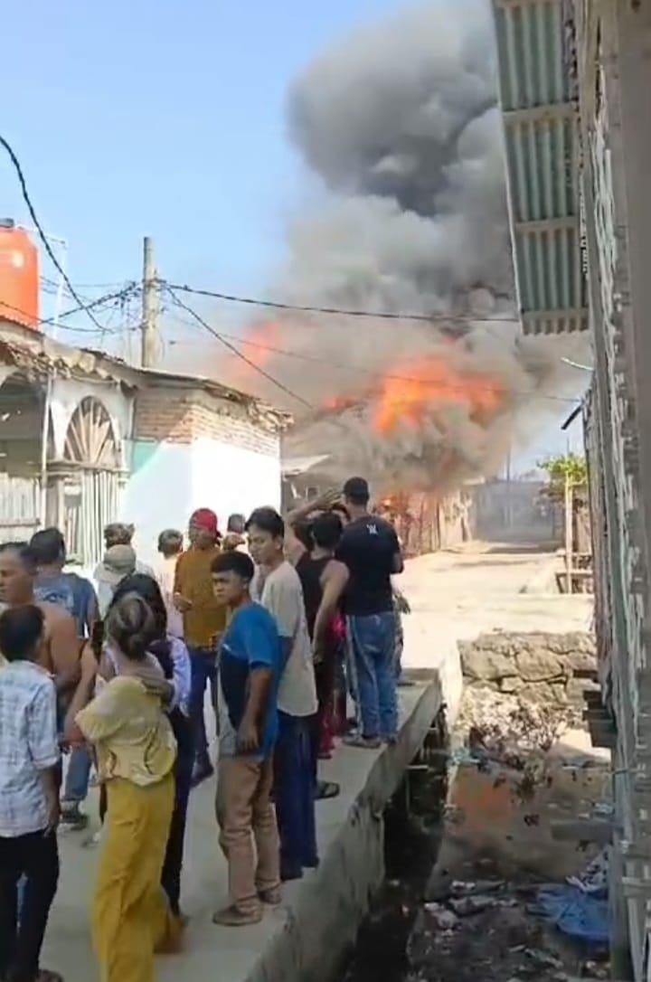 Kebakaran Kembali Landa Kawasan Nelayan Tanjungtiram, 4 Rumah Hangus