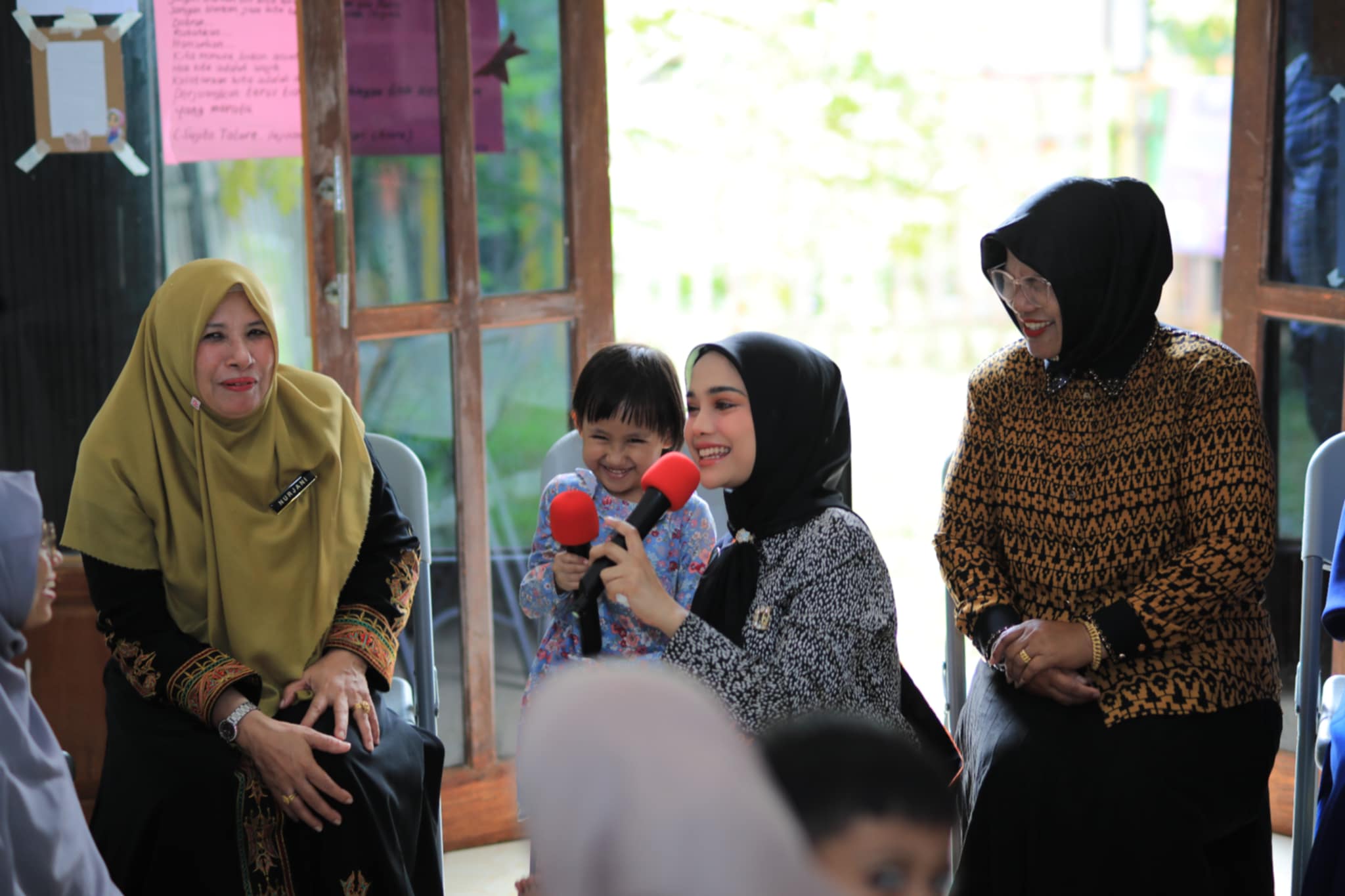 Nana Hafizdhah Kunjungi Aceh Flexi School Dan Posyandu