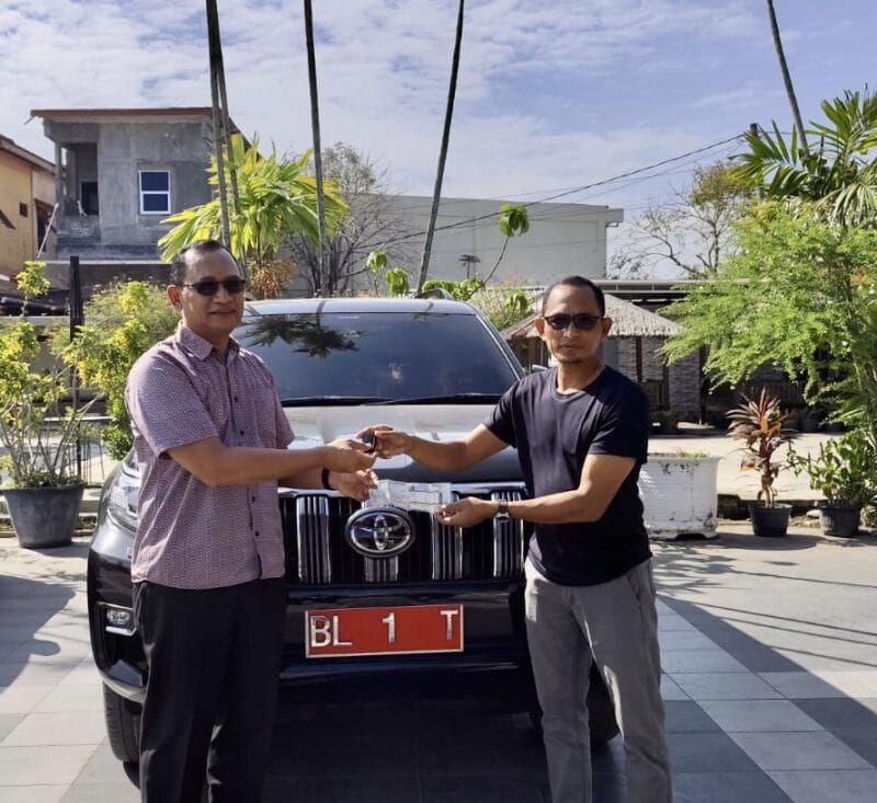 Mantan Bupati Aceh Selatan Tgk. Amran Kembalikan Mobil Dinas Pemkab