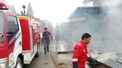 Tiga Mobil Damkar Aceh Tamiang Diterjunkan Padamkan Tiga Rumah Yang Terbakar