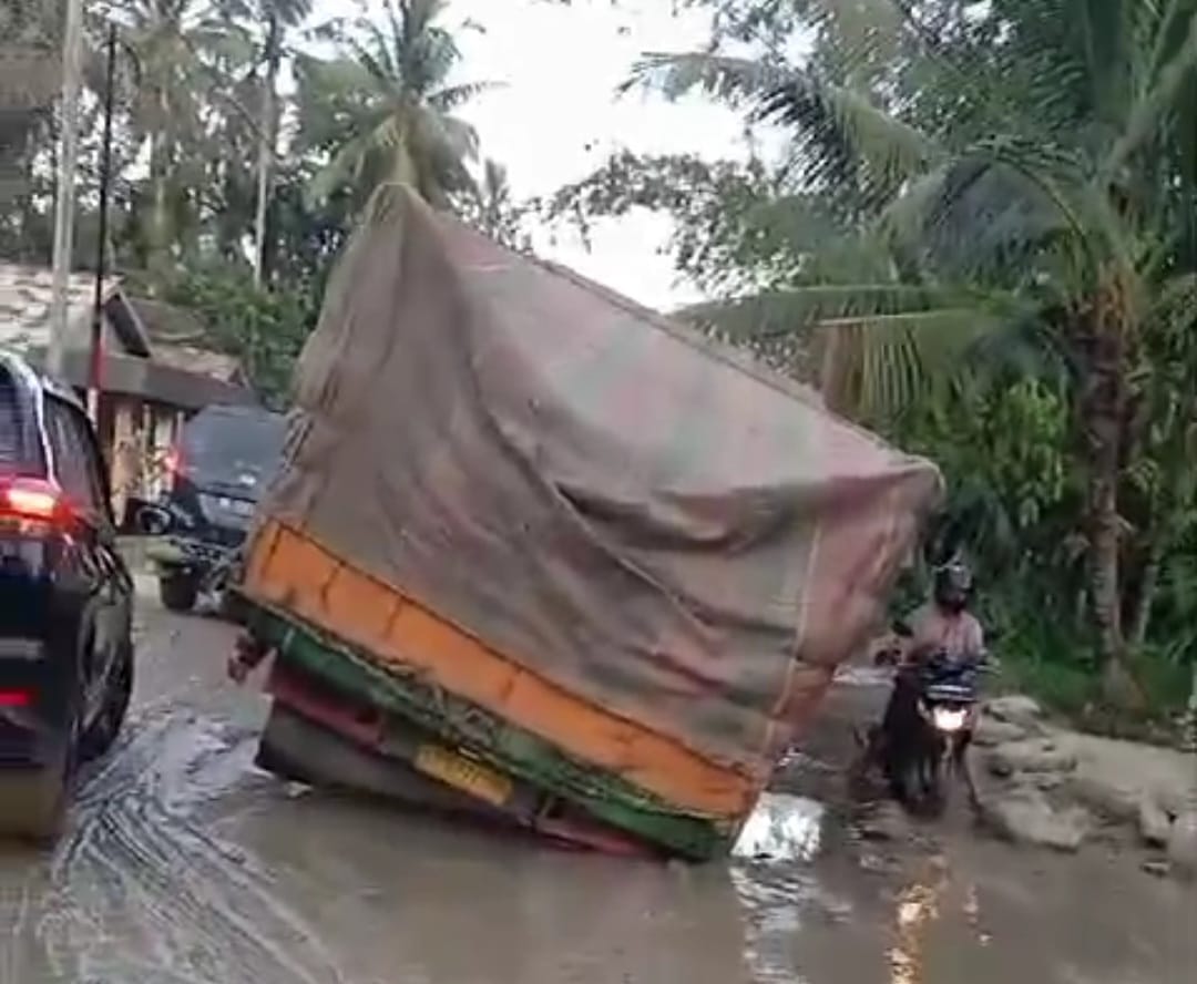 Pemprovsu Diminta Segera Tangani Jalan Provinsi Yang Rusak Parah Di Nias