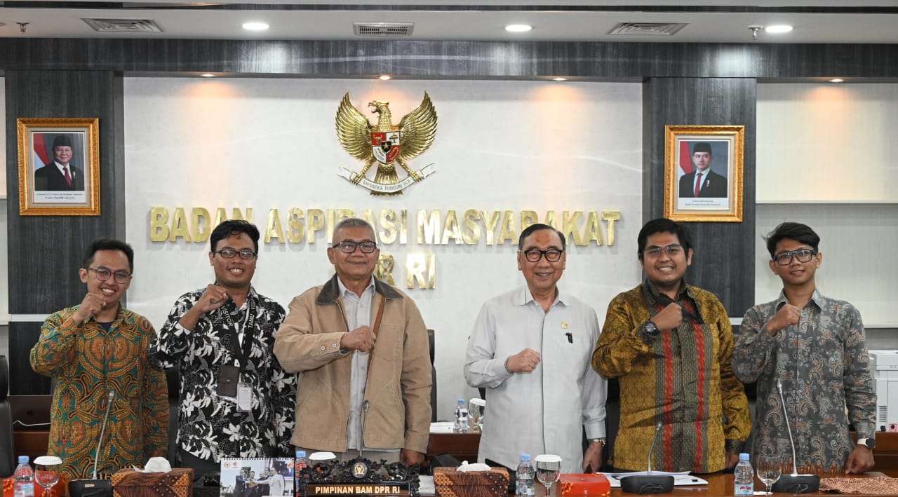 DPR  Dukung Indonesia Water Warriors Summit 2025