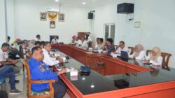 Plt Sekdako Tebingtinggi Kamlan saat memimipin rapat persiapan Ramadhan Fest 2025. Waspada/Ist