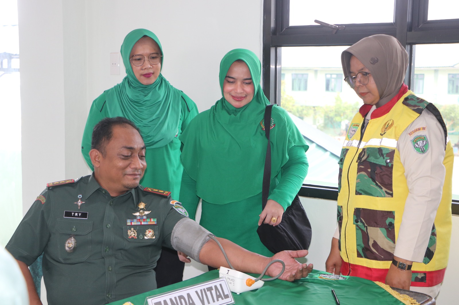 Bakti Sosial Peringati HUT Ke-79, Persit KCK Cab. XXI Kumpulkan 153 Kantong Darah