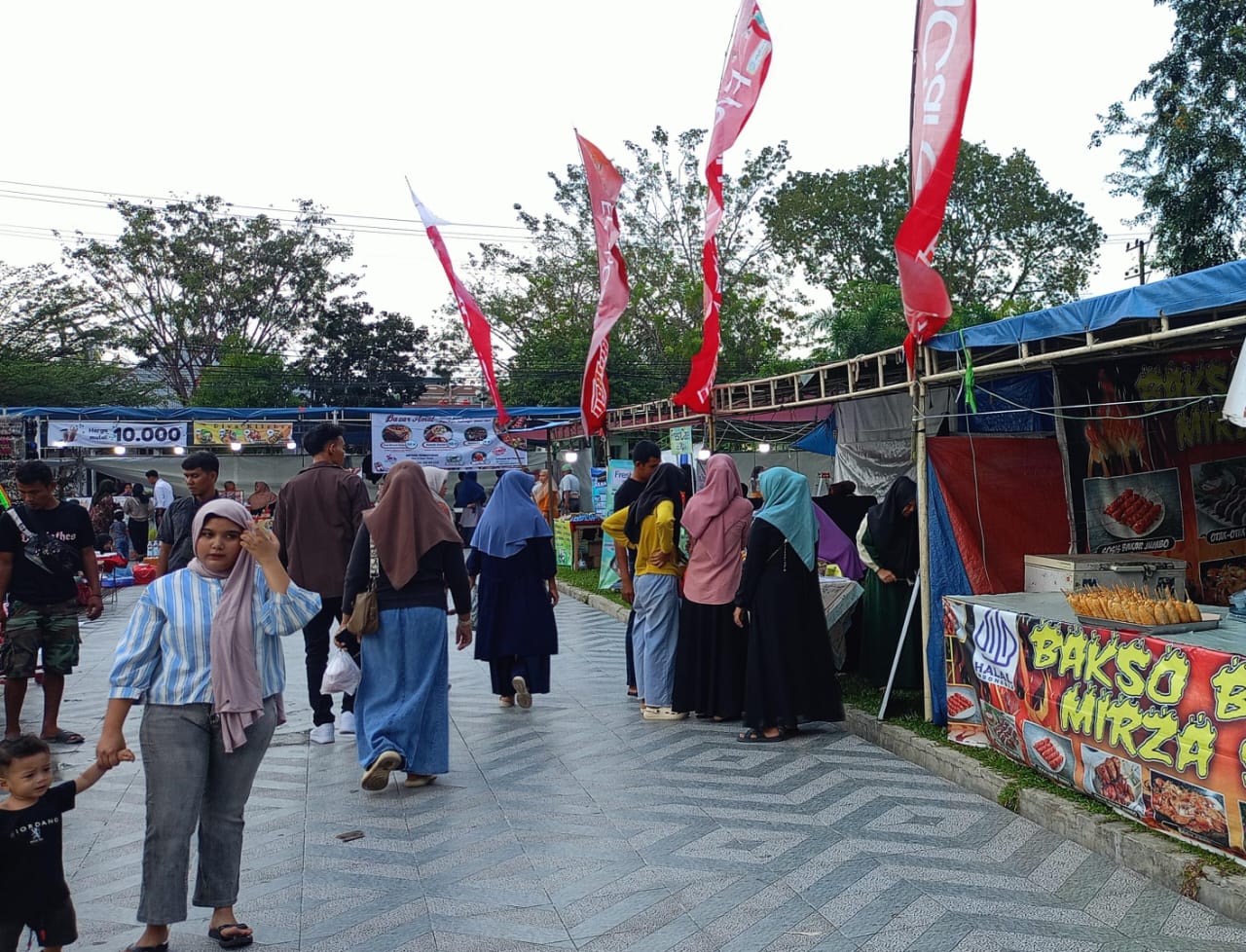 UMKM Ramaikan Bazar Di Lapangan Merdeka Langsa