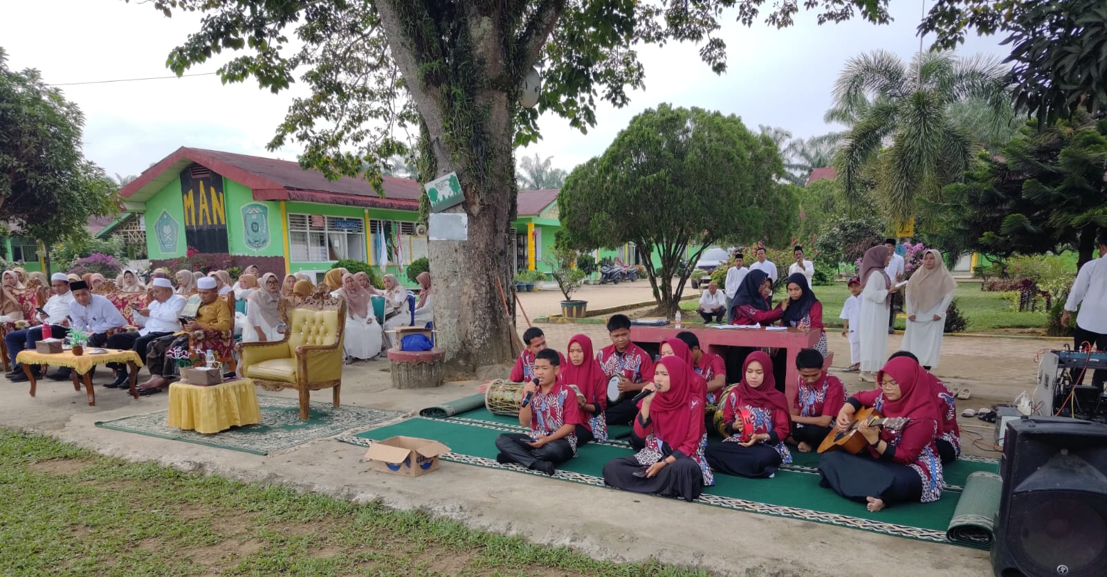 Keluarga besar MAN 1 Palas Plus Keterampilan dan Riset menggelar dzikir dan doa yang dirangkai dengan tausiyah singkat dalam rangka menyambut bulan suci Ramadhan 1446 H. (Waspada/Ist)