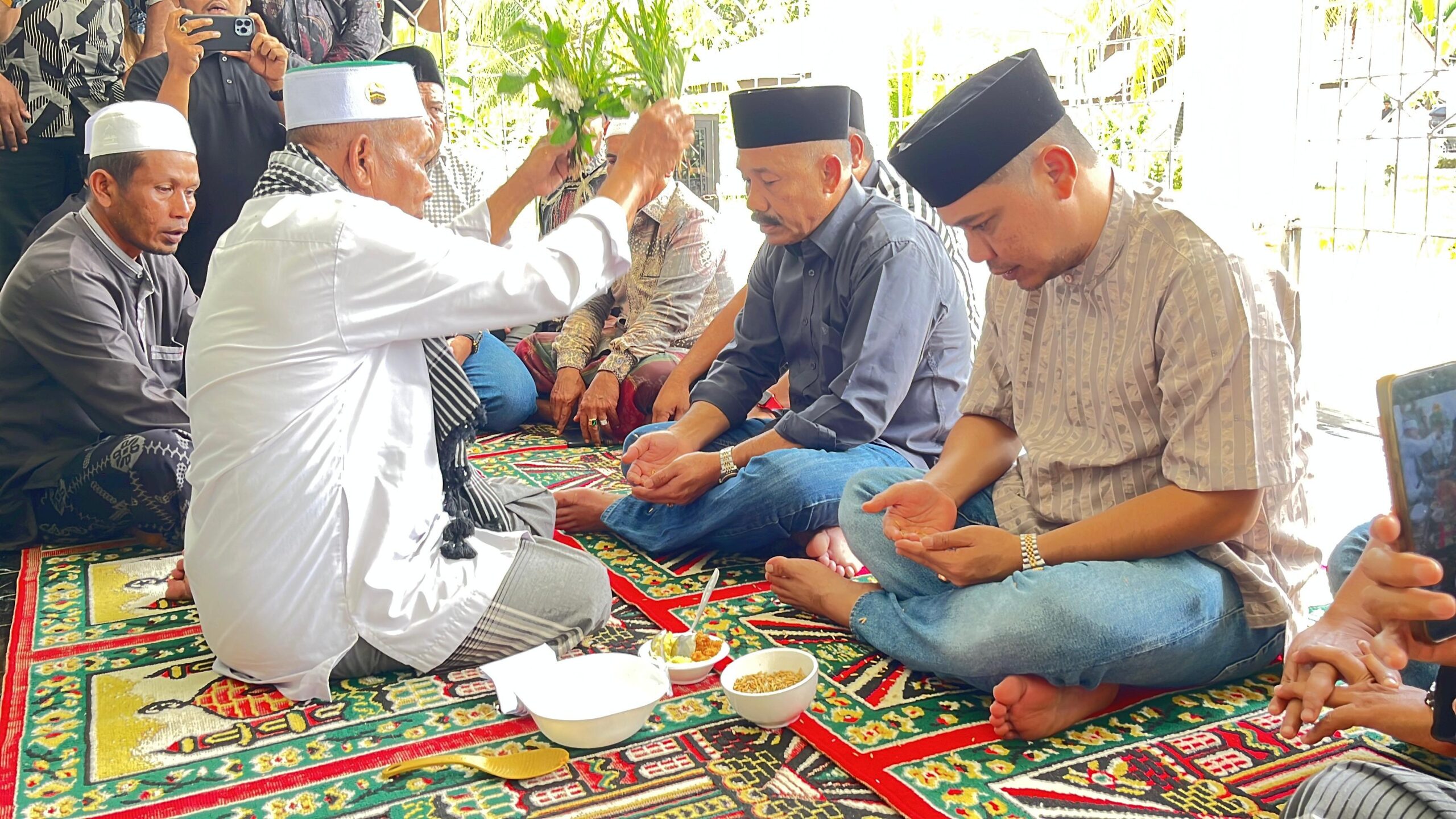 Jelang Pelantikan, Sarjani-Alzaizi Ziarah Ke Makam Hasan Tiro